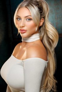 Picture of Kayley Gunner for feature image