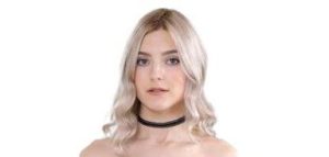 Featured image for Eva Elfie's profile article